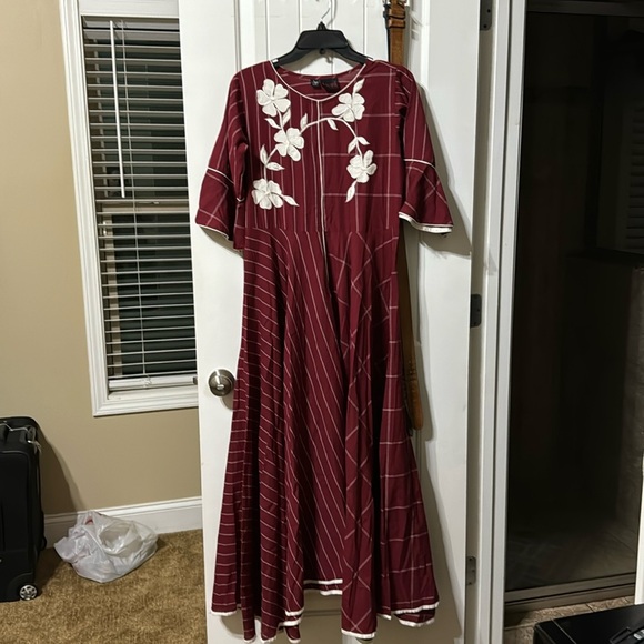 Kurti - Picture 1 of 3